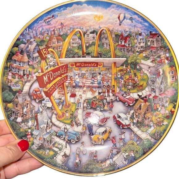 Vintage McDonalds “Golden Moments” Collector’s Plate - Picture 2 of 4